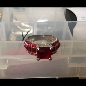 Fashion Ring Red Stones